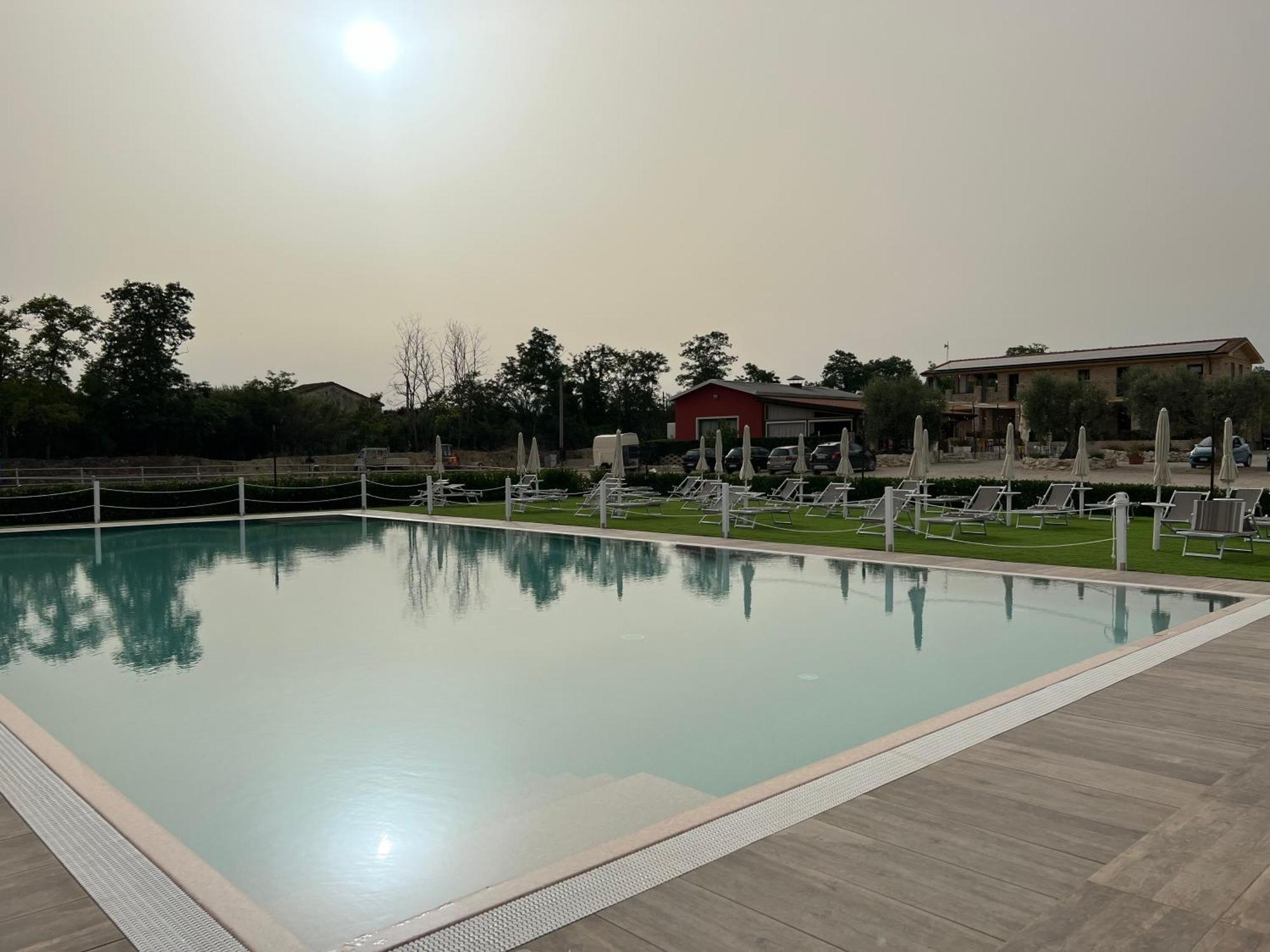 Ll Crinale Village Colli del Tronto Εξωτερικό φωτογραφία