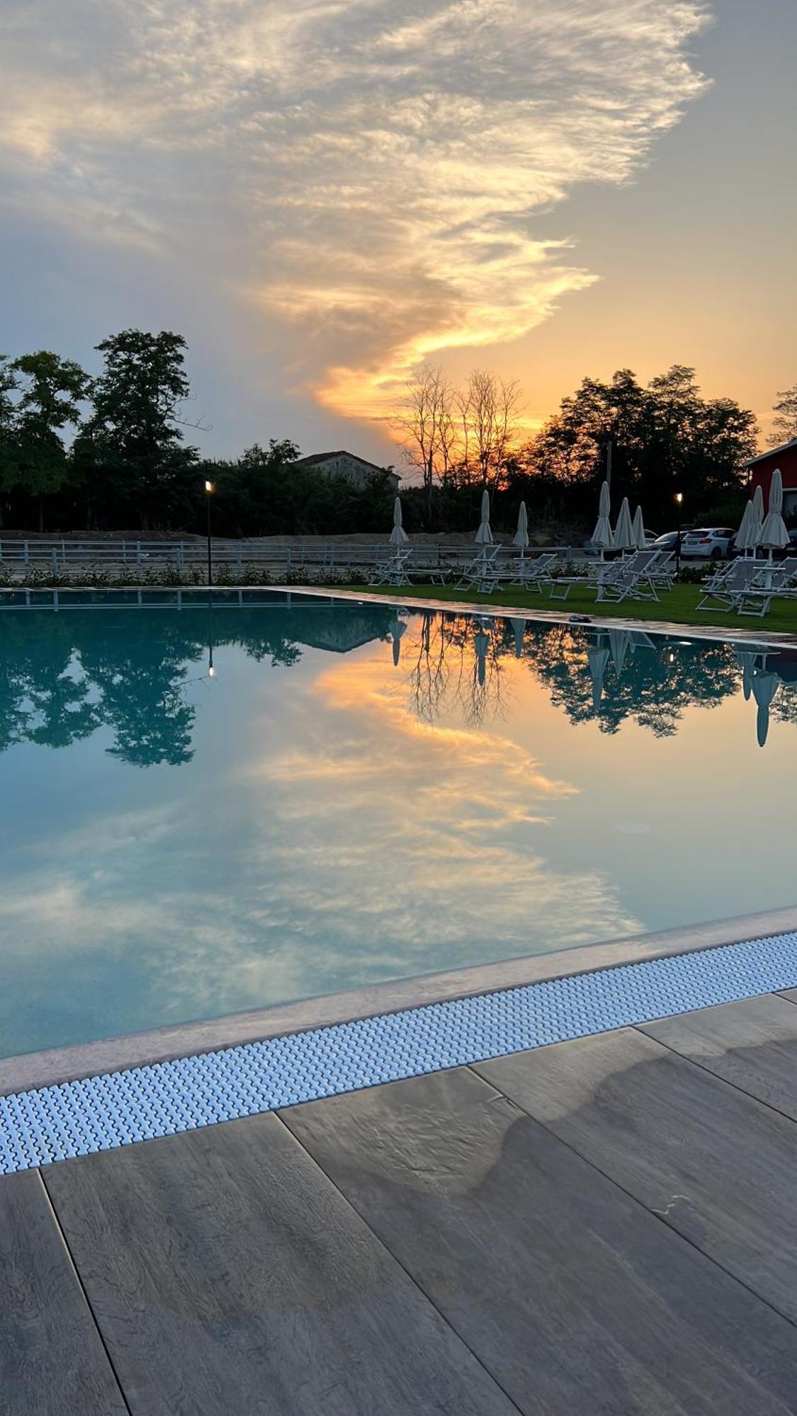 Ll Crinale Village Colli del Tronto Εξωτερικό φωτογραφία